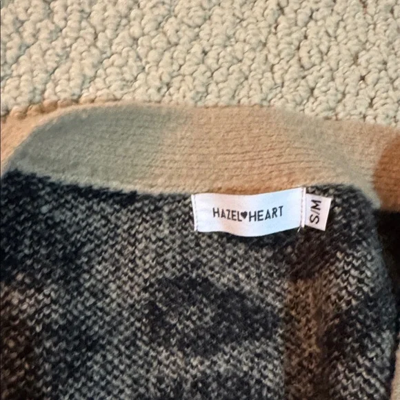 Cardigan - Picture 2 of 3